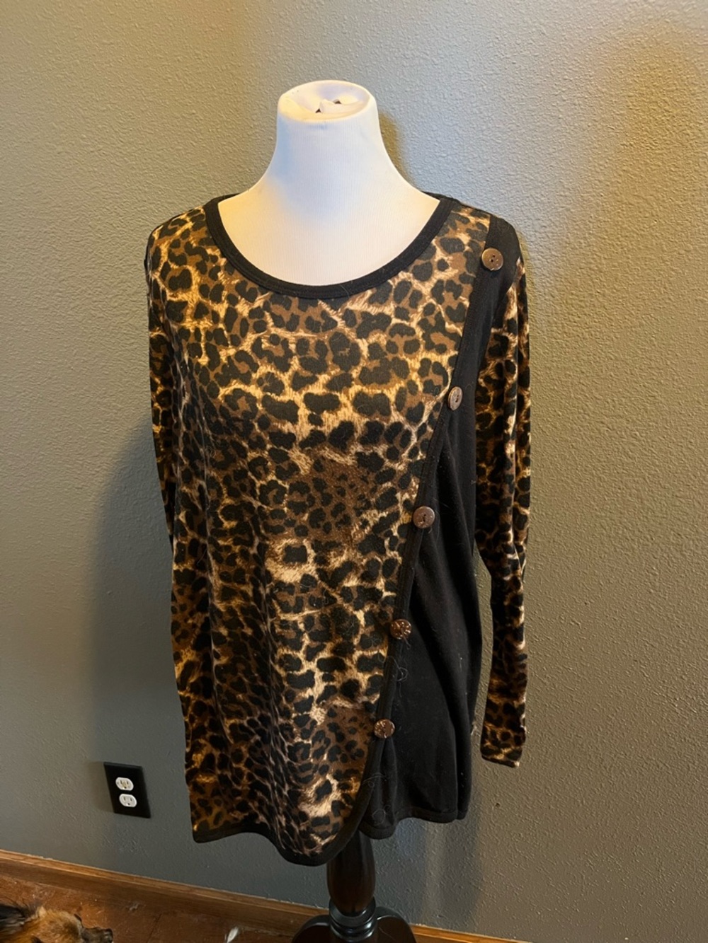 Leopard Print Button-Accent Women's Top - Brown/Black